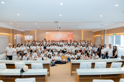 [UEH Alumni Reunion] Họp mặt cựu sinh viên toàn Khóa 7: Trở về mái trường nhân dịp kỷ niệm 50 năm thành lập, tiếp nối hành trình đồng hành cùng UEH 
